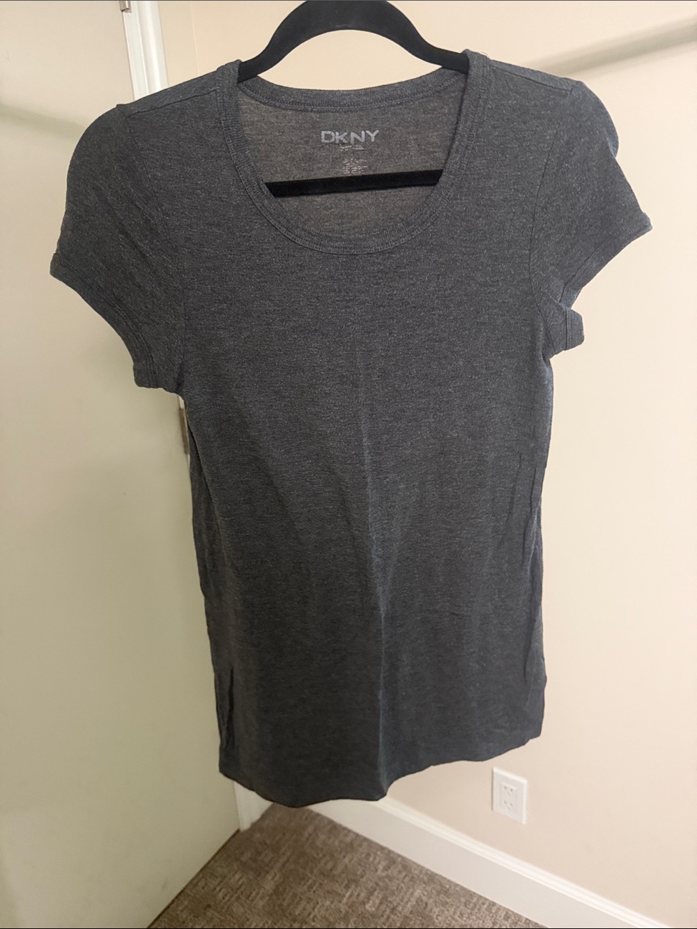 DKNY Women's Short Sleeve Scoop Neck Tee — Charcoal Gray